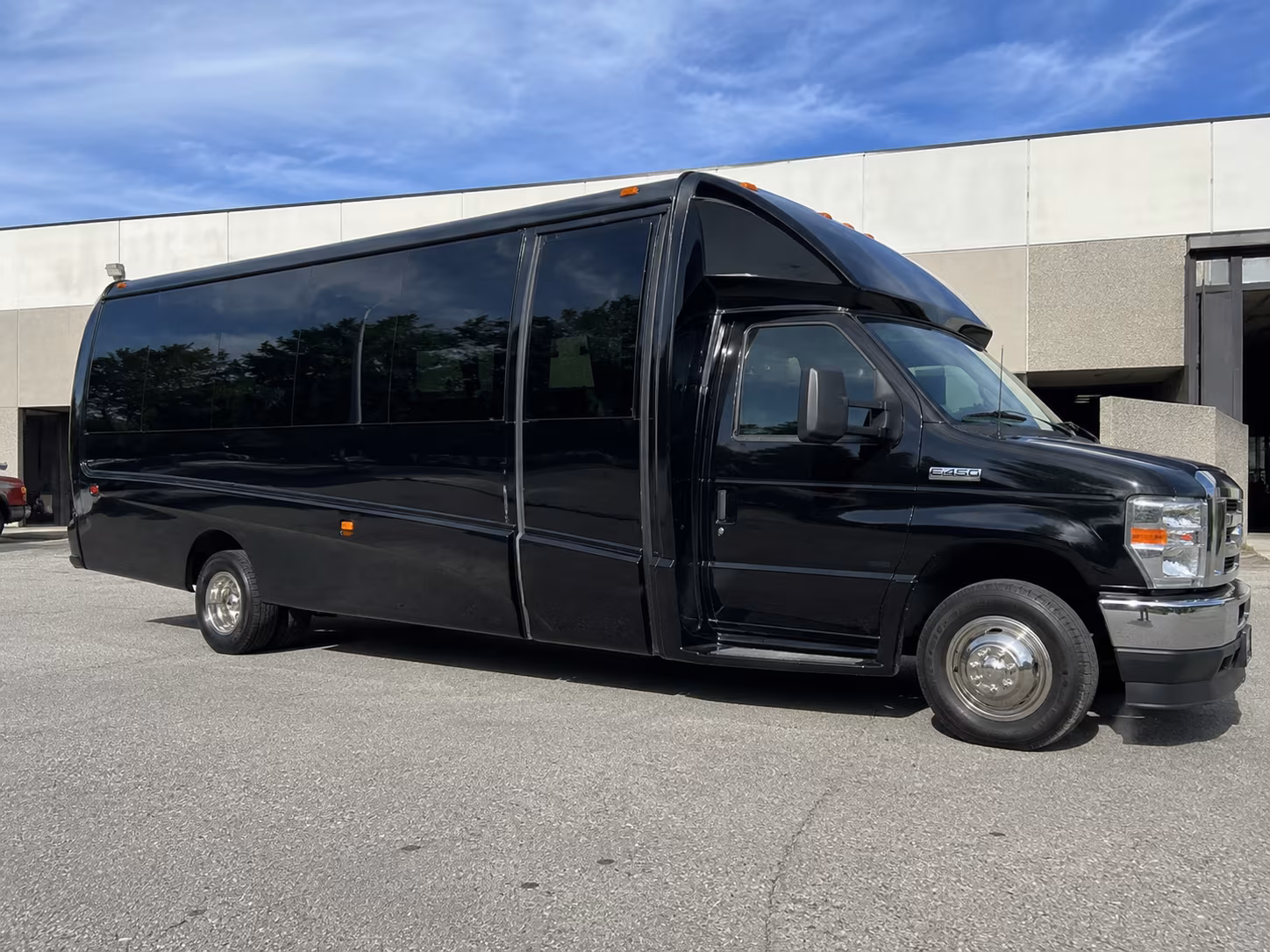 book group transportation for your next airport transfer 3