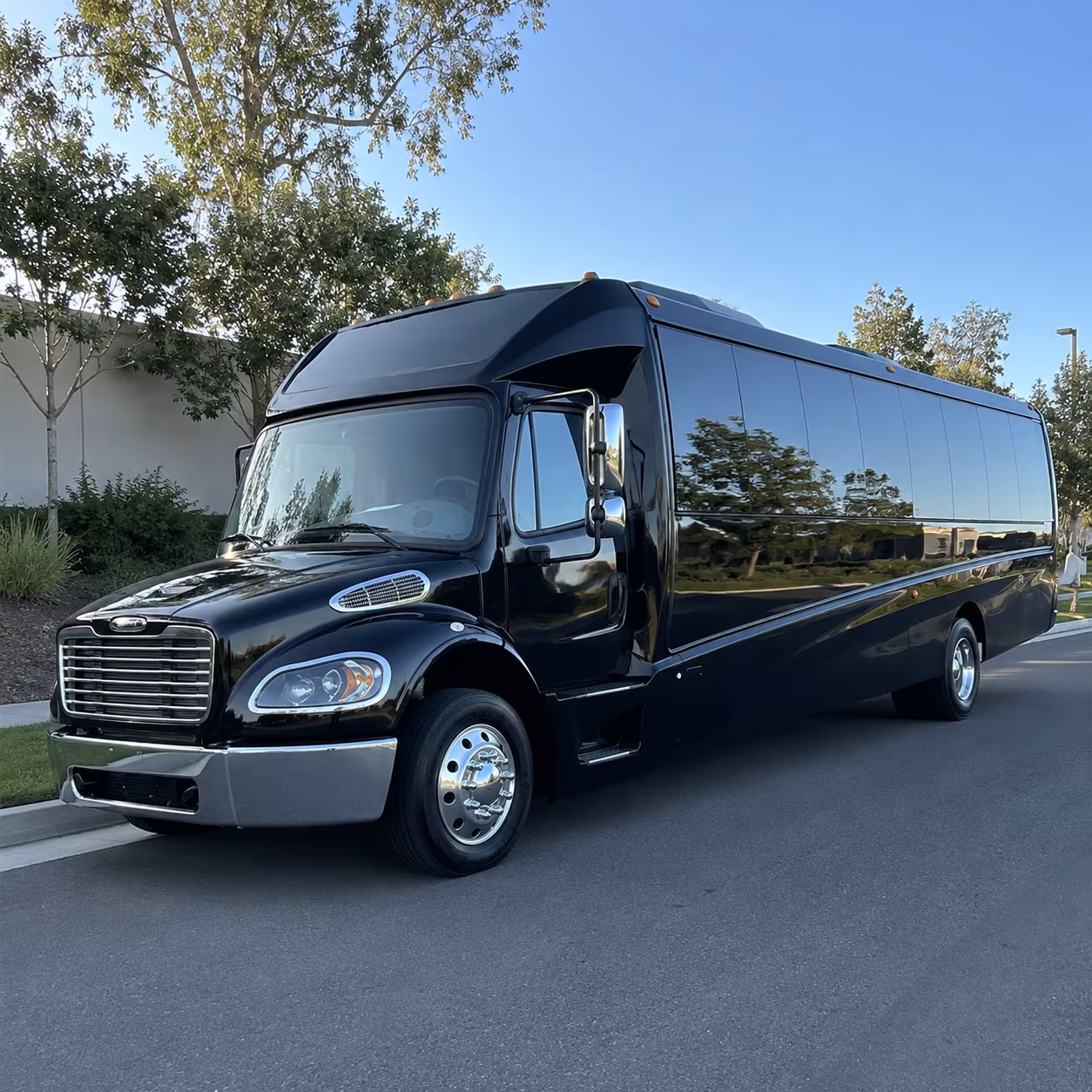 ontario 30 passenger minibus